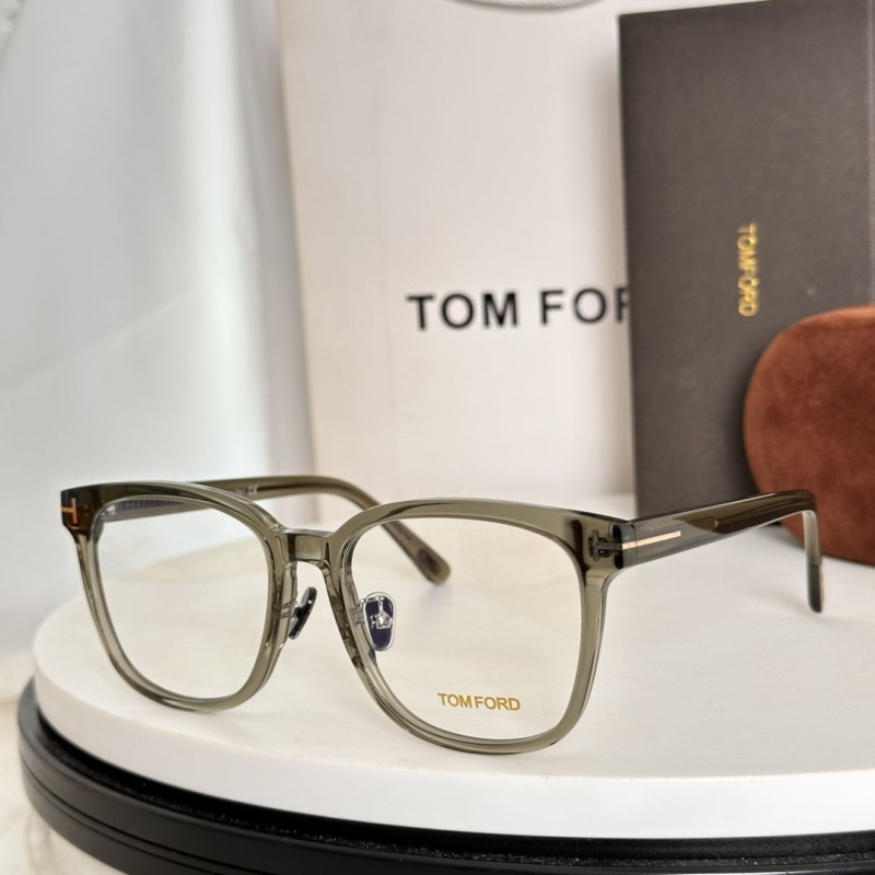 TOM FORD